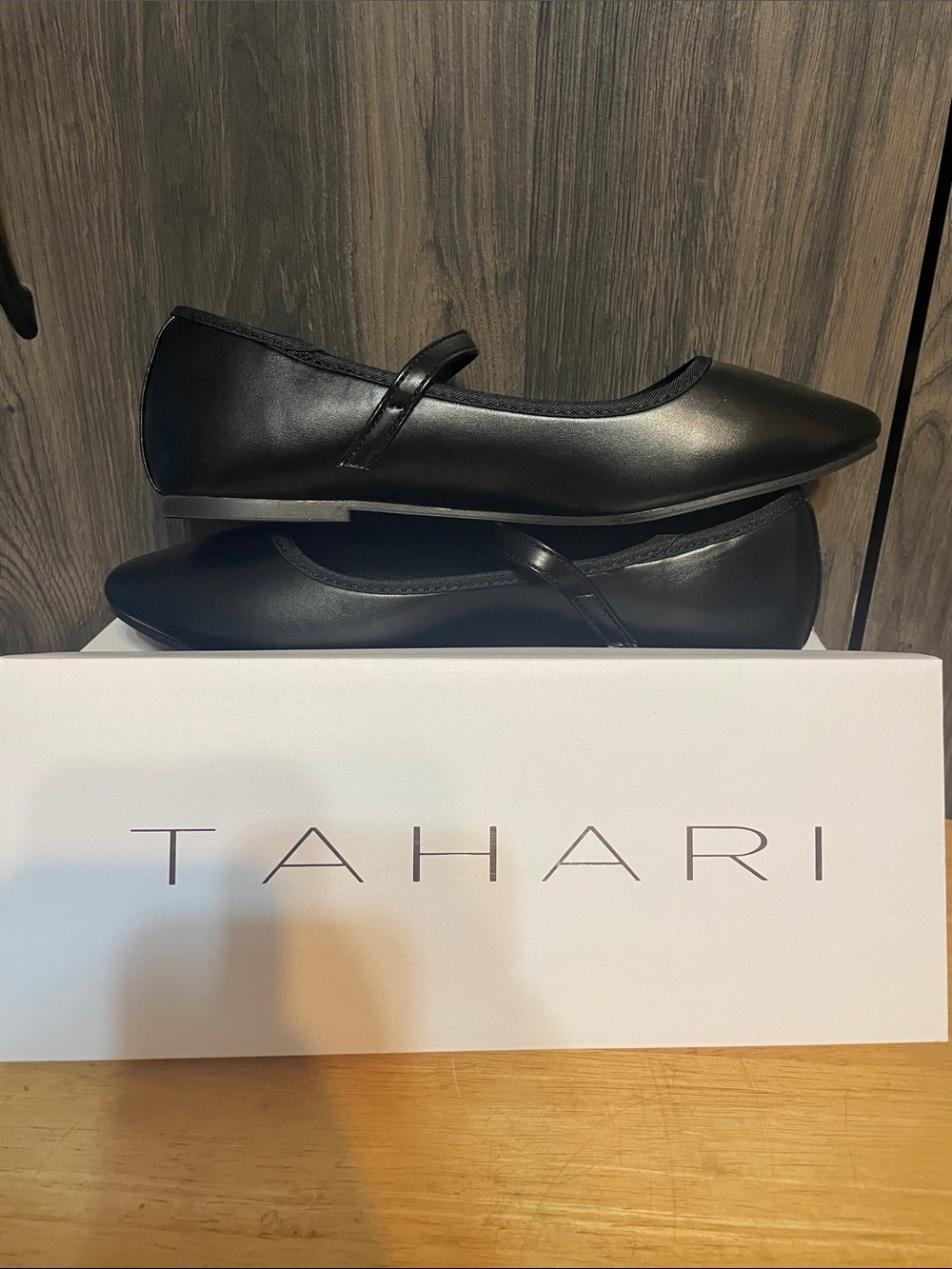 Tahari size 9 Black Vienna Mary Jane Strap Flats with Box #613224 - Picture 2 of 7